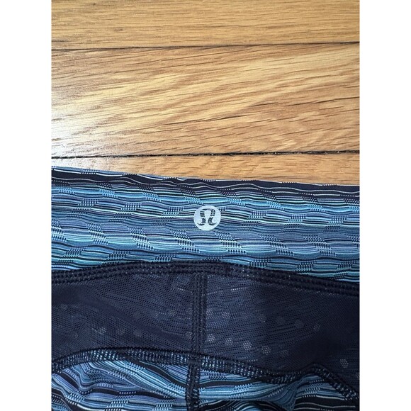 Lululemon Size 6 Stop At Nothing Crop Stripe Mesh Blue Black Leggings - Picture 4 of 5